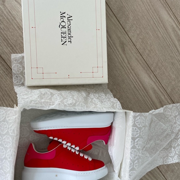 Alexander McQueen women’s leather sneakers. Size: 35 US-5. Brand new with box. - Picture 7 of 10